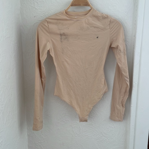 SKIMS Long Sleeve Crewneck Bodysuit - Picture 3 of 7